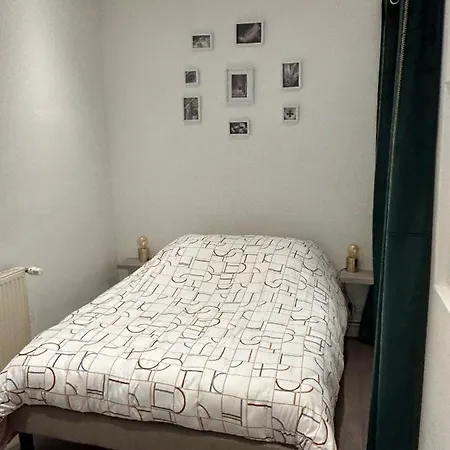 Le Voltaire 1 Chez Adrien *